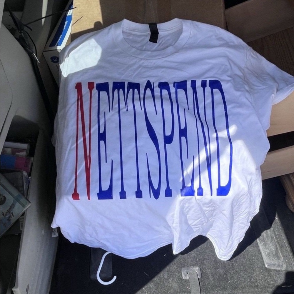Nettspend shirt large